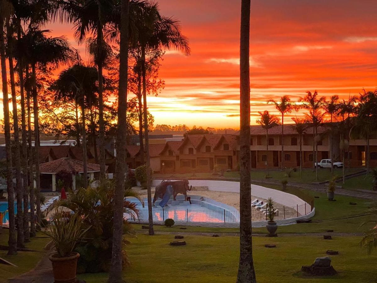 Eduardos Park Hotel Cotia  Exterior photo